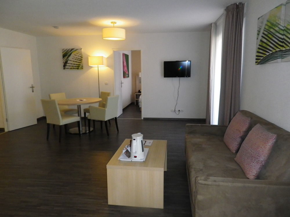 Residhome Neuilly Bords De Marne Εξωτερικό φωτογραφία